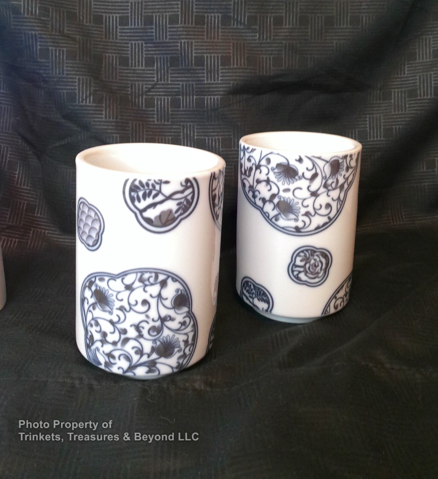 Set of 2 Vintage White & Blue Floral Japanese Tea & Sake Cups