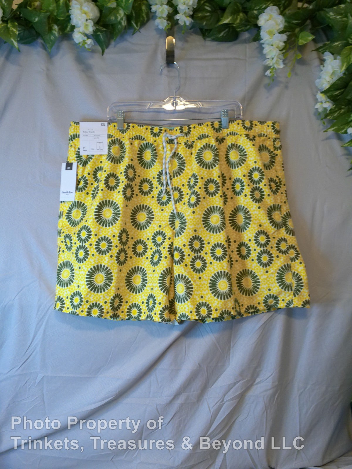 Men's Goodfellow Swim Trunks 7" Inseam 2 Pockets, Yellow & Blue Sun Burst