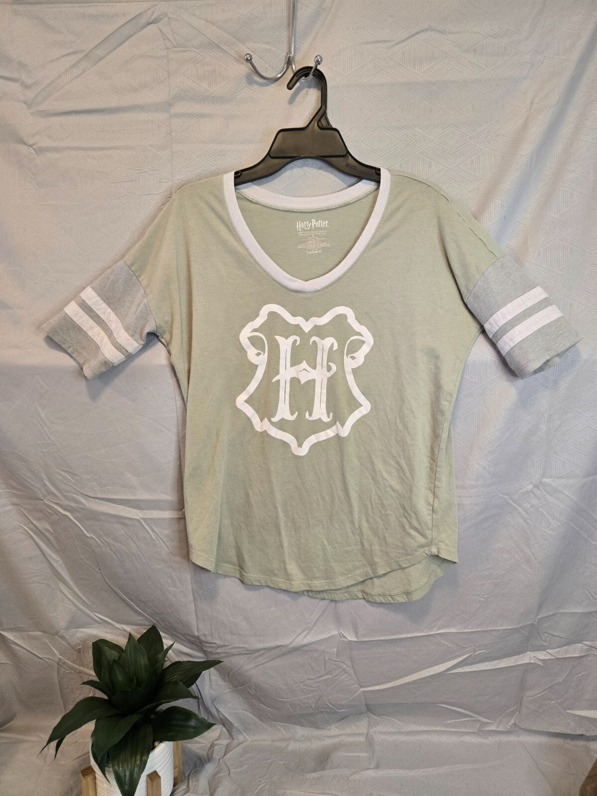 Harry Potter Women's Hogwarts Logo Short Sleeve T-Shirt Gray Size S